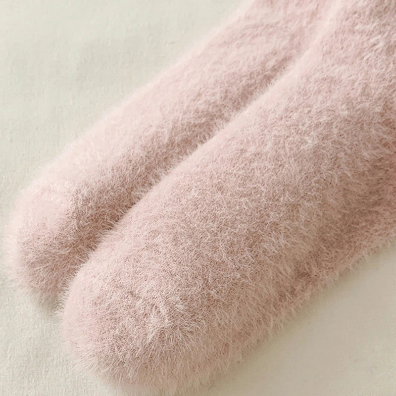 5 Pairs of Socks – Plush Cozy Comfort