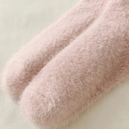5 Pairs of Socks – Plush Cozy Comfort