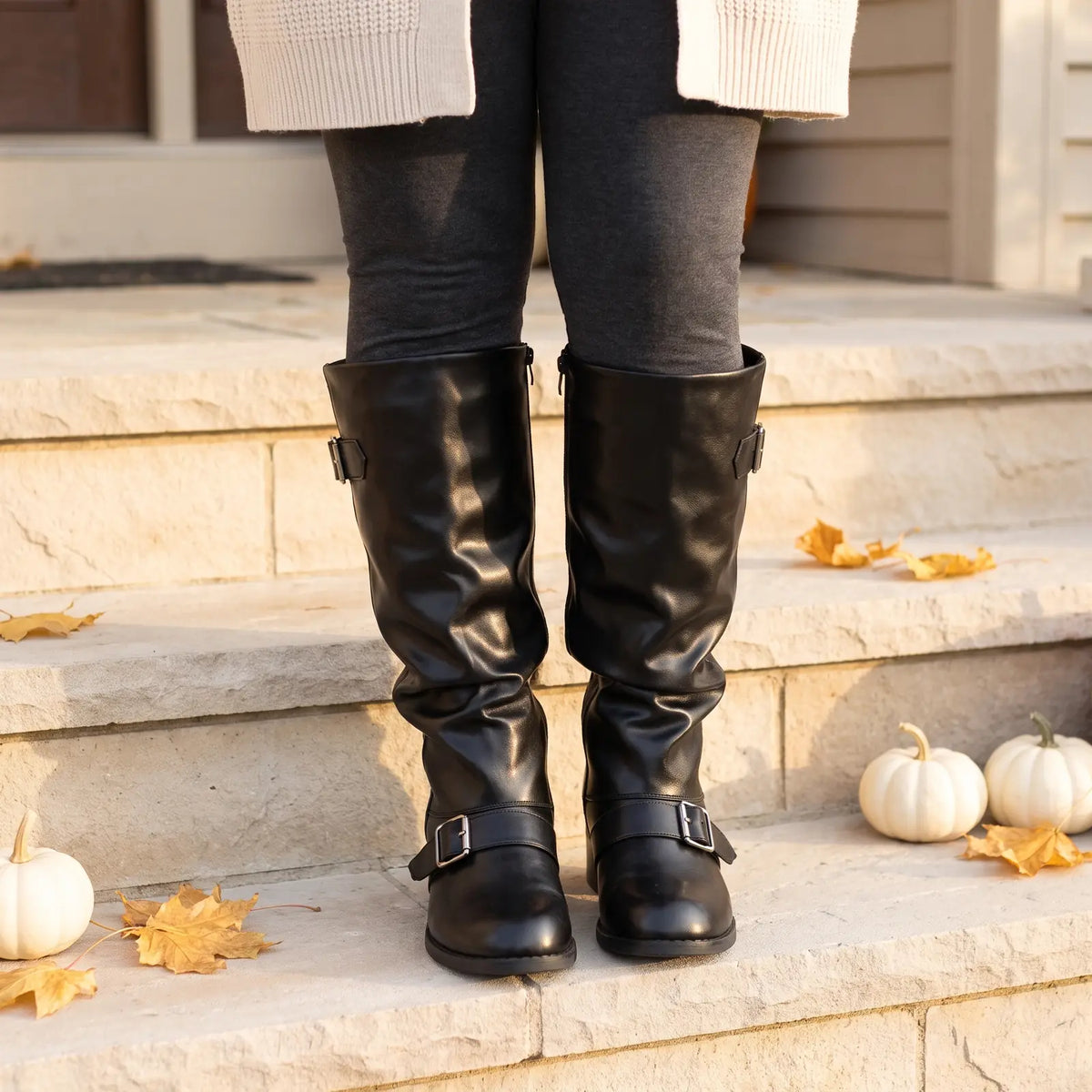 Cloud Boots Black lifestyle