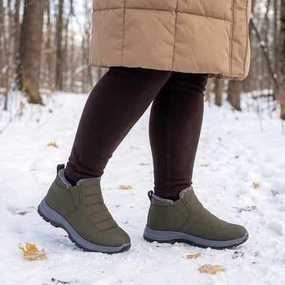 Cloud Snug Army Green lifestyle