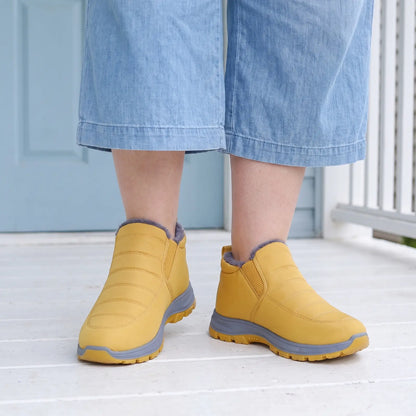 Cloud Snug Yellow lifestyle