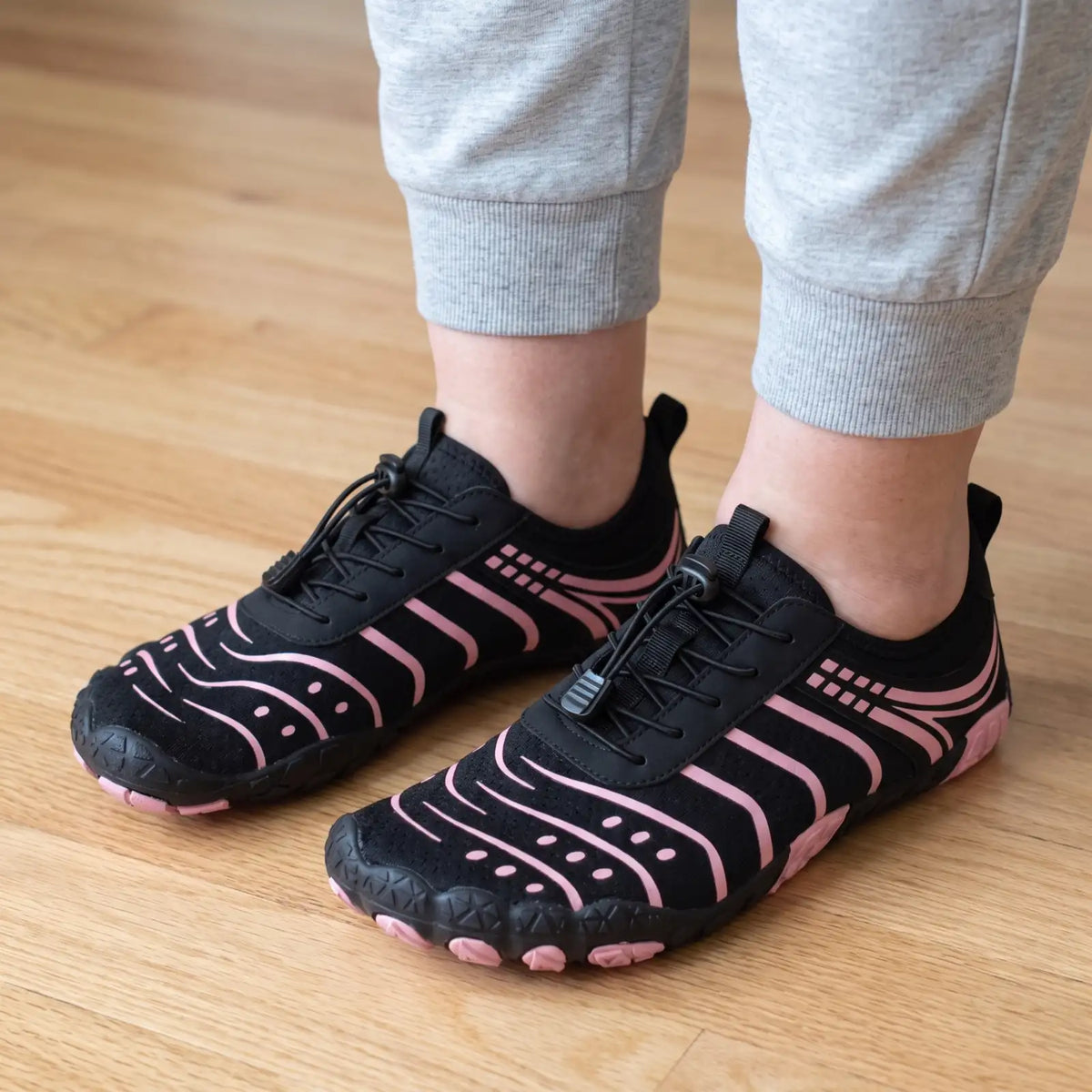 Cloud Trail Black/Pink lifestyle