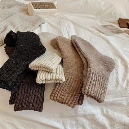 5 Pairs of Socks – Cozy Warmth for Autumn & Winter Comfort